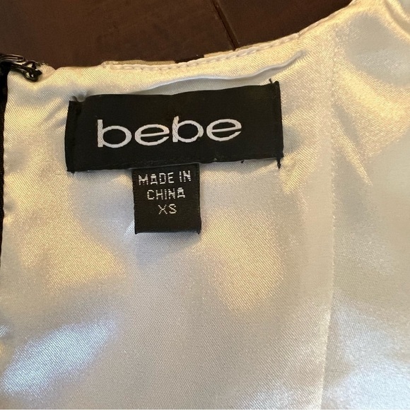 BEBE Floral Bodycon Dress Knee Length Sleeveless V-Neck Size XS - Picture 8 of 11